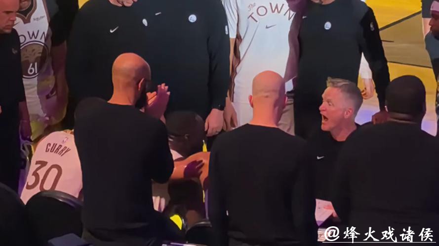 格林赛中和科尔吵架没被罚,提前离场惹猜测,勇士选择沟通而非惩罚还赢了比赛球队实力真强劲 格林赛中和科尔吵架没被罚,提前离场惹猜测,勇士选择沟通而非惩罚还赢了比赛球队实力真强劲